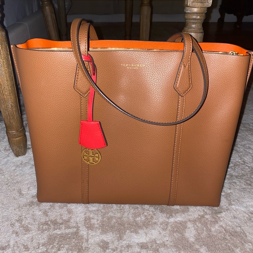 Tory Burch Perry Tote in light umber